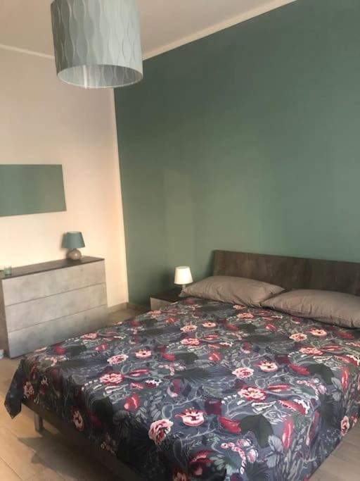 Appartamento Veronica, Per Lavoro E Relax Corsico Exteriör bild