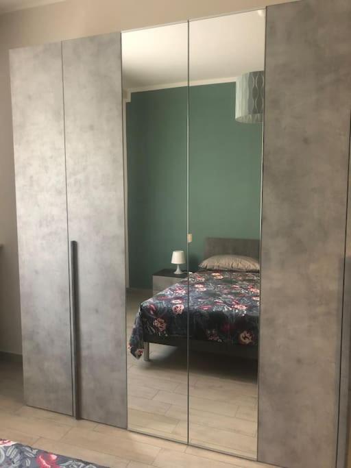 Appartamento Veronica, Per Lavoro E Relax Corsico Exteriör bild