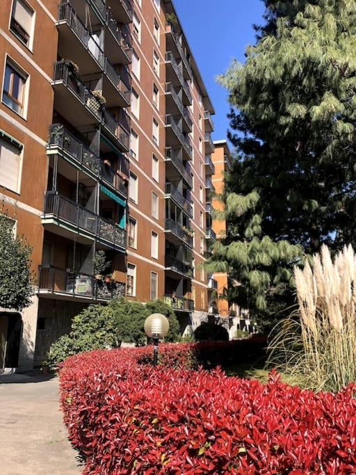 Appartamento Veronica, Per Lavoro E Relax Corsico Exteriör bild