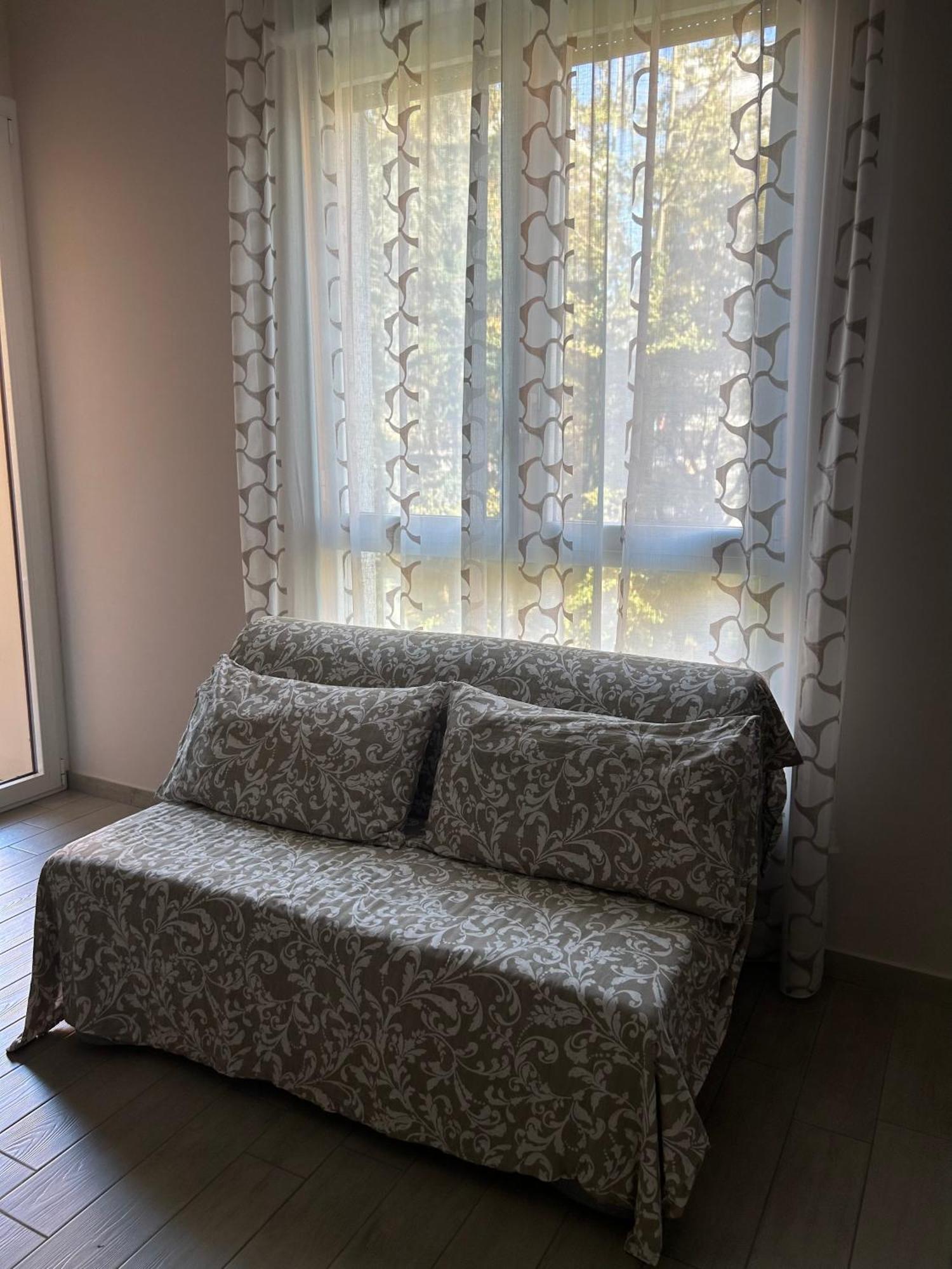 Appartamento Veronica, Per Lavoro E Relax Corsico Exteriör bild
